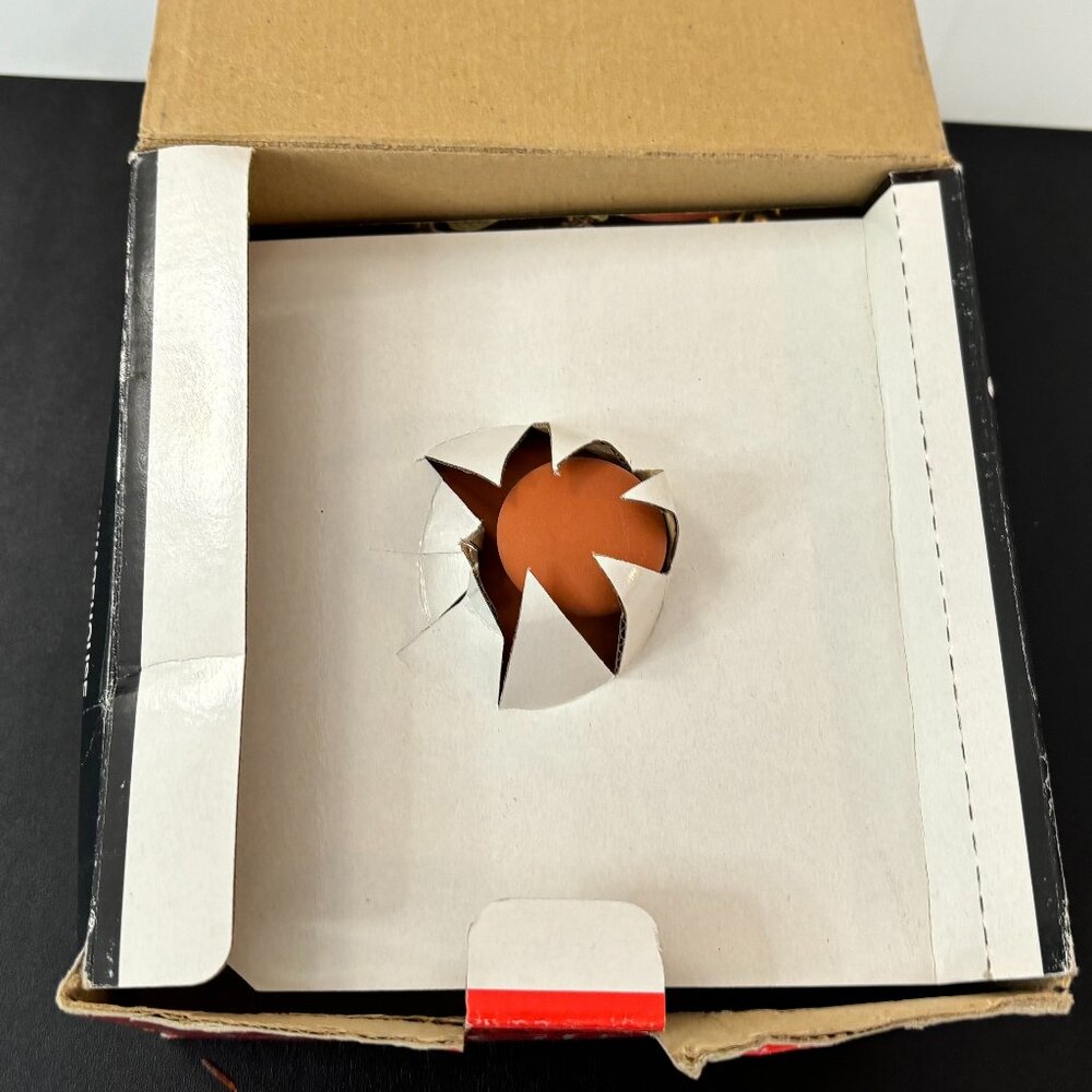 BOSTON WAREHOUSE Terra Cotta Original Garlic Baker-Oven or Microwave Use- 4 Bulb - Picture 9 of 11